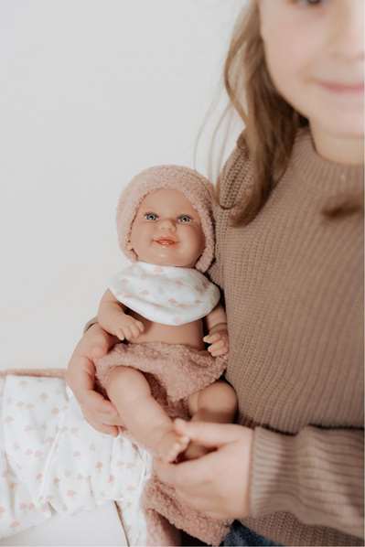 Muñecas Arias Elegance Babyto - Muñeca de Vinilo Rosa de 33 cm para Niña con Capazo, Edad 3+