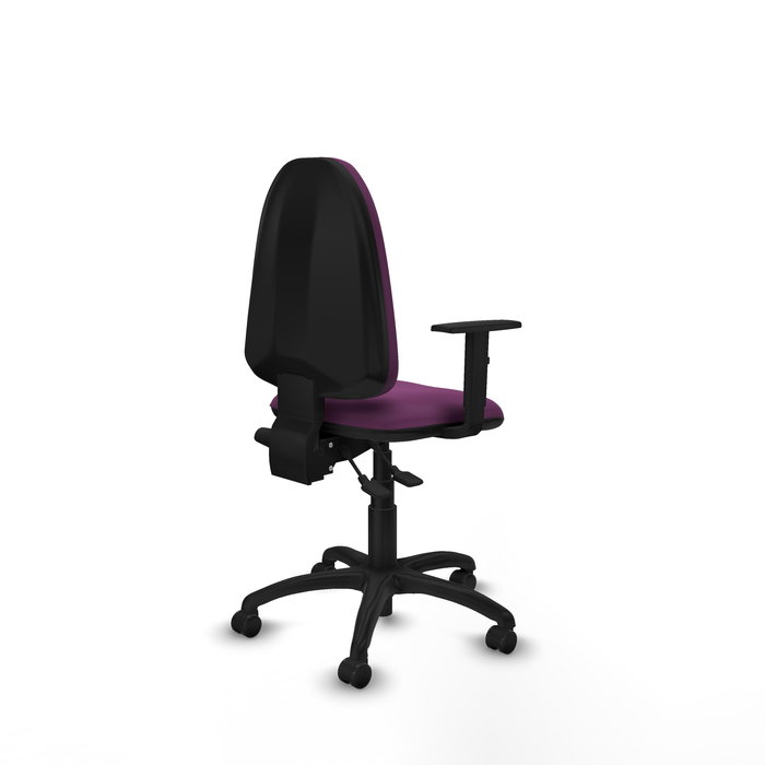 Silla de oficina Aýna con mecanismo Asincro tapizada con Similpiel color Morado. Equipada con Base poliamida negra, Brazos 1D y Ruedas de parqué Silla de oficina Aýna con mecanismo Asincro tapizada con Similpiel color Morado. Equipada con Base poliamida negra, Brazos 1D y Ruedas de parqué