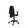 Silla de oficina Aýna con mecanismo Asincro tapizada con Similpiel color Morado. Equipada con Base poliamida negra, Brazos 1D y Ruedas de parqué