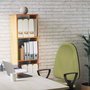 Silla de oficina Algarra con mecanismo Contacto permanente básico tapizada con Tela color Verde. Equipada con Base poliamida negra, Brazos fijos y Ruedas de parqué