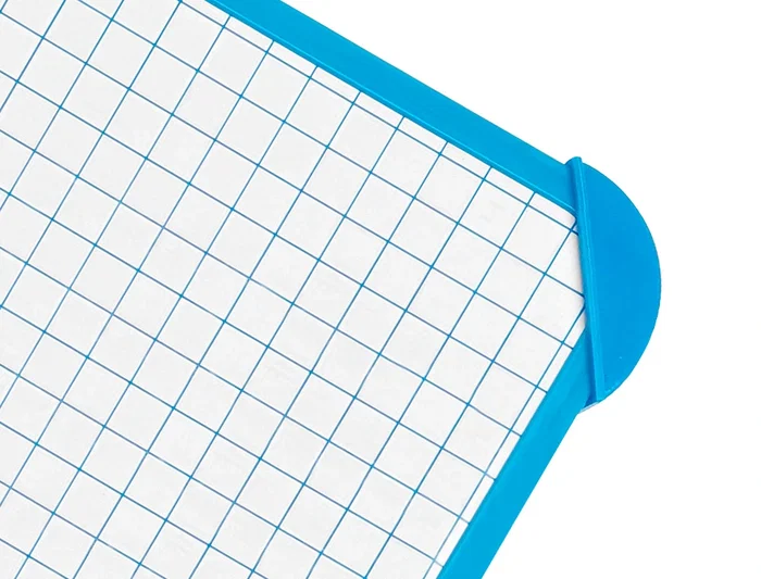 Liderpapel Pizarra Blanca 25x35 cm Doble Cara Lisa y Cuadriculada con Rotulador y Borrador Magnético