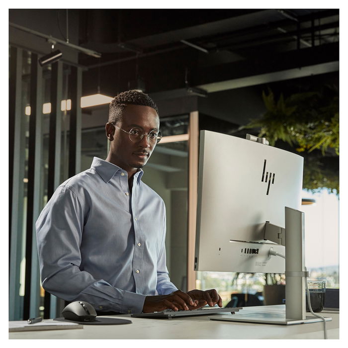 HP EliteOne 870 G9 All-in-One PC Intel Core i7-14700, 68.58cm 27" 16GB RAM 512GB SSD W11P 1Y War