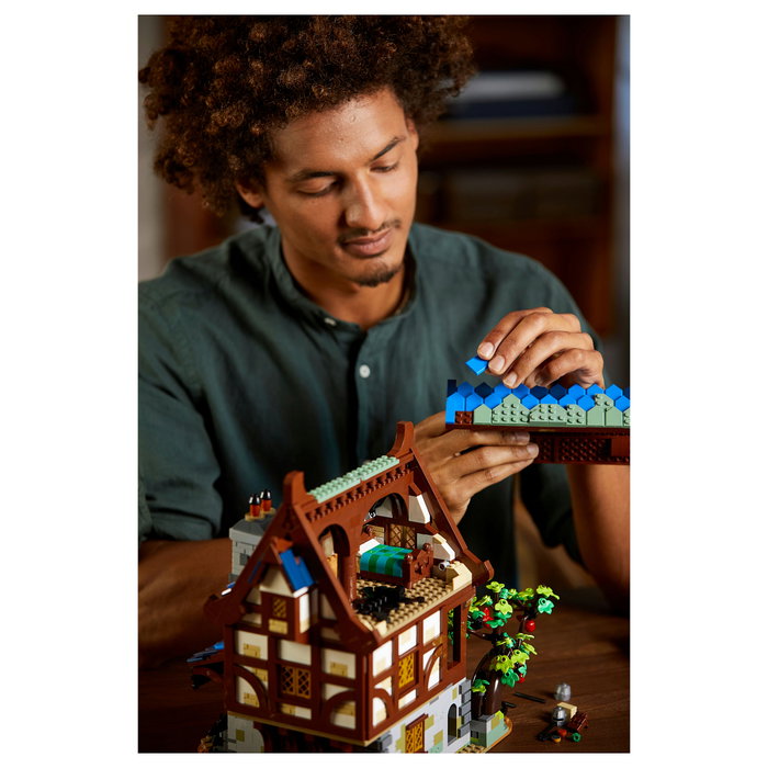 LEGO Ideas Mittelalterliche Schmiede 21325 LEGO Ideas Mittelalterliche Schmiede 21325