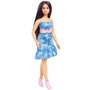Barbie HYT89 Muñeca Barbie Fashionista Cuerpo Curvilíneo Vestido Mariposas Mattel