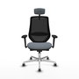 Silla de oficina Mardos con mecanismo Sincro/Traslack tapizada con Tela color Gris y malla color Negro. Equipada con lumbar 1D, Brazos 3D, Cabecero 2D y Ruedas 65 mm parqué