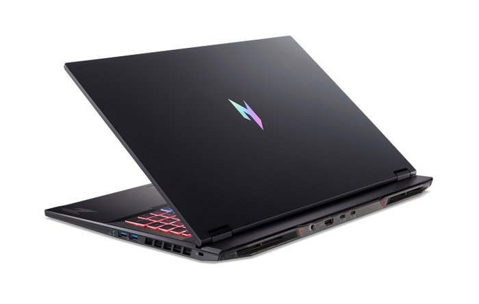 Acer Nitro 18 AI AN18-61 con Ryzen AI 9 365, 32GB RAM y RTX 5060 Acer Nitro 18 AI AN18-61 con Ryzen AI 9 365, 32GB RAM y RTX 5060