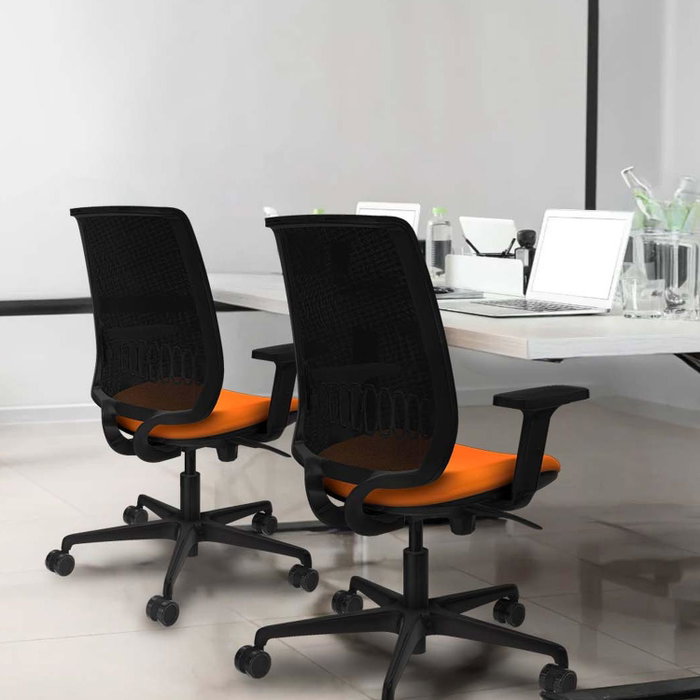 PIQUERAS Y CRESPO Alares Silla de Oficina con Mecanismo Sincro, Malla Negra y Asiento en Similpiel Amarillo