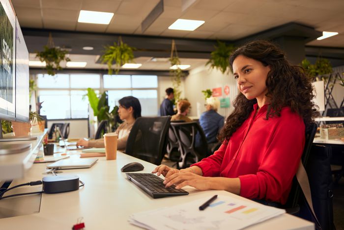 HP Teclado y Ratón Inalámbricos Recargables, Multidispositivo, Negro