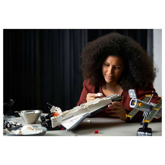 LEGO Creator Expert NASA Space Shuttle Discovery 10283