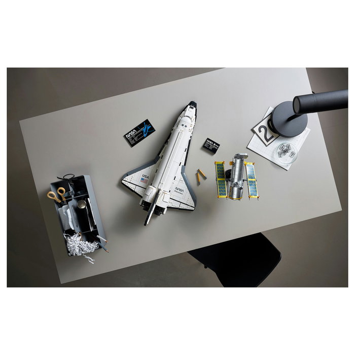 LEGO Creator Expert NASA Space Shuttle Discovery 10283