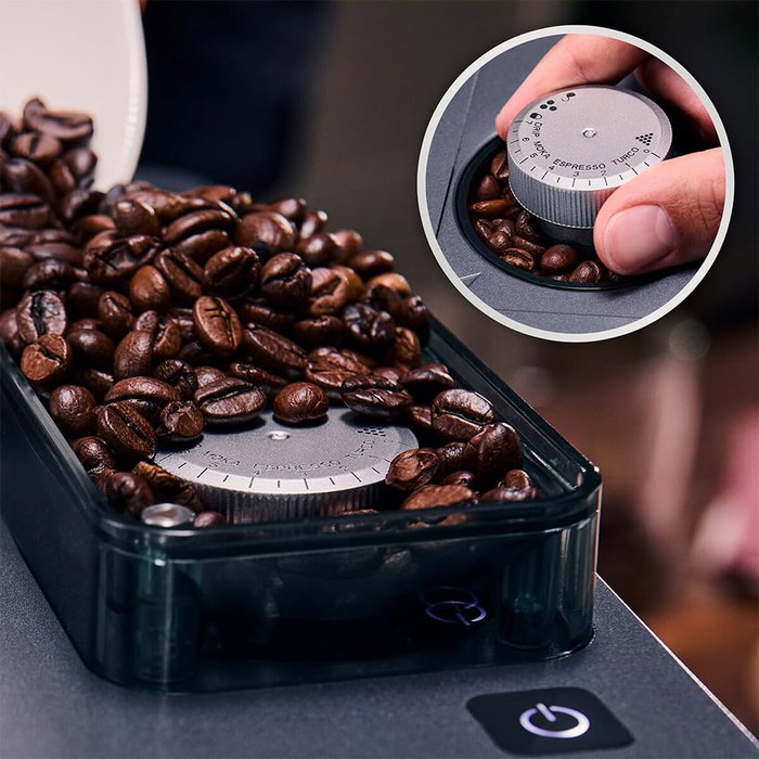 Cecotec Cafetera Express Freestyle Grind & Latte 20 bar depósito leche negro molinillo