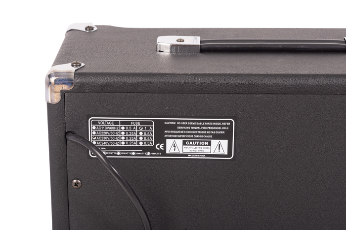 Ek Amplificador para Bajo 30W Ek Amplificador para Bajo 30W