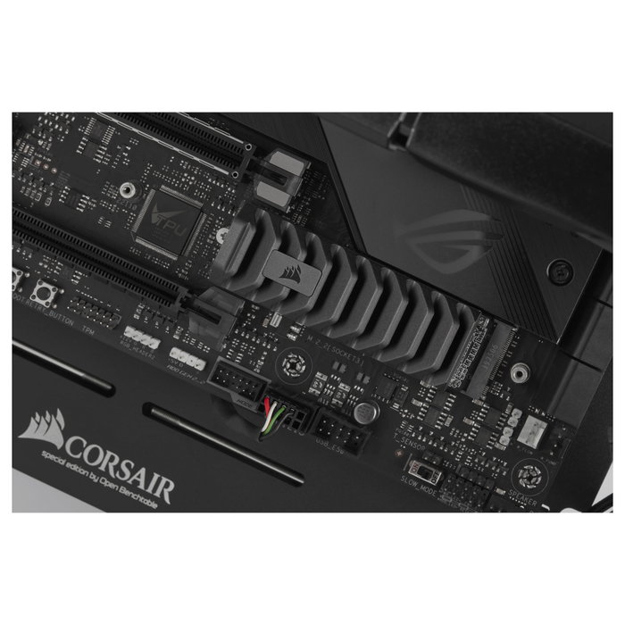 Corsair MP600 PRO XT M.2 PCIe NVMe Gen4 2TB SSD - Disipador Térmico, 7100 MB/s Lectura, 6800 MB/s Escritura