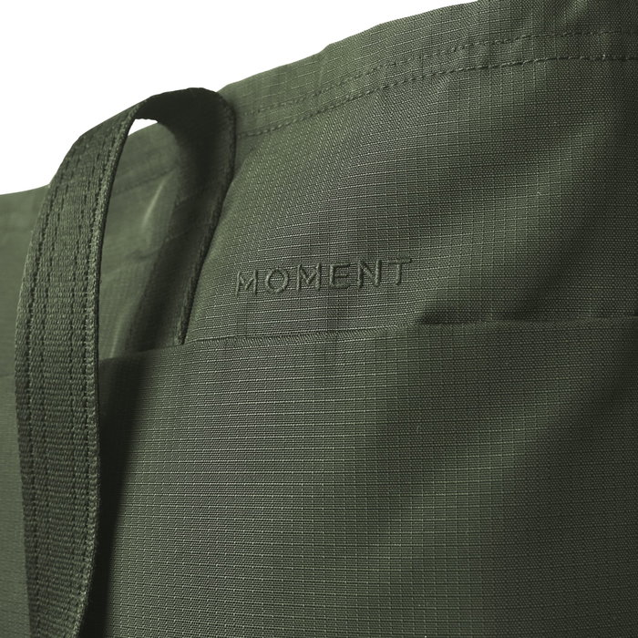 Moment Everything Travel Tote 19L Olive Moment Everything Travel Tote 19L Olive
