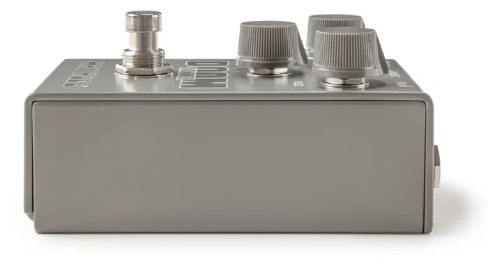 WAYHUGE Doom Hammer Fuzz Pedal - Pedal de Efectos para Guitarra con Control de Tono, Salida y Fuzz, Modelo Way Huge Doom Hammer