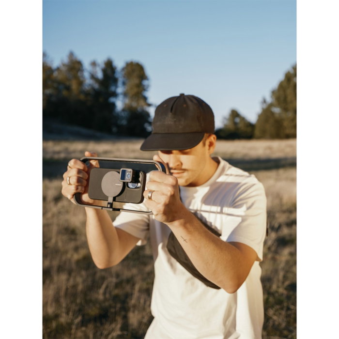 Moment Mobile Filmmaker Cage for MagSafe Moment Mobile Filmmaker Cage for MagSafe