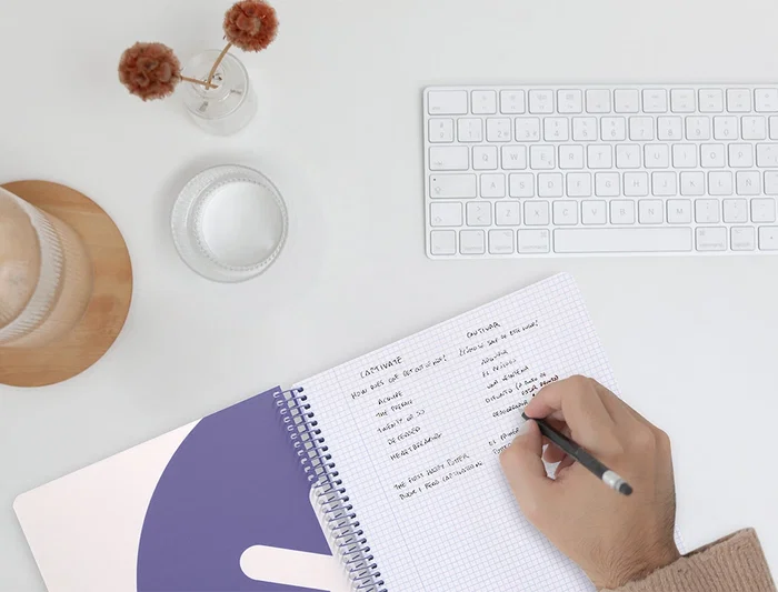 Antartik Cuaderno espiral A4 tapa dura 80 hojas 90gr cuadro 4mm con margen color lavanda