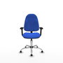 Silla de oficina Algarra con mecanismo Contacto permanente básico tapizada con Tela color Azul. Equipada con Base cromada, Brazos 2Dy Topes