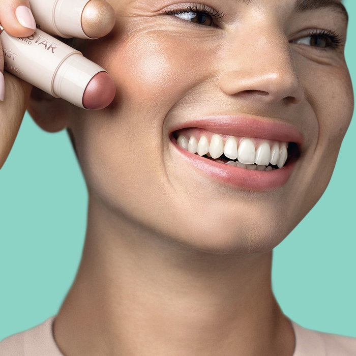 Collistar Twist Glowy Blush Colorete en Stick Cremoso y Radiante, #02-Eterea, 5 g, Efecto Buena Cara, Textura 3 en 1, Con Manteca de Melocotón y Ácido Hialurónico