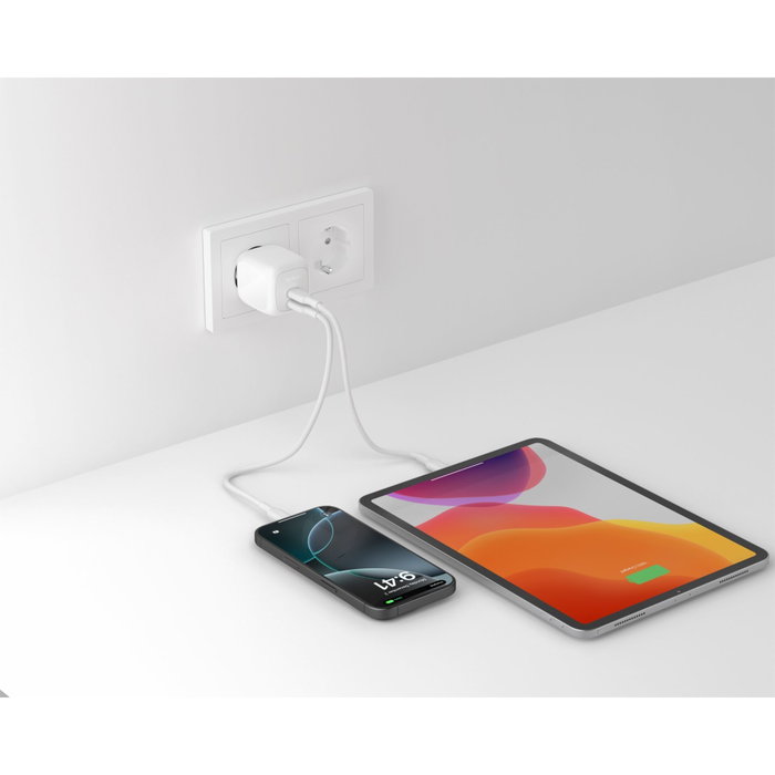 Belkin BoostCharge Pro Cargador Dual USB-C 67 W con Cable de 2 m Blanco
