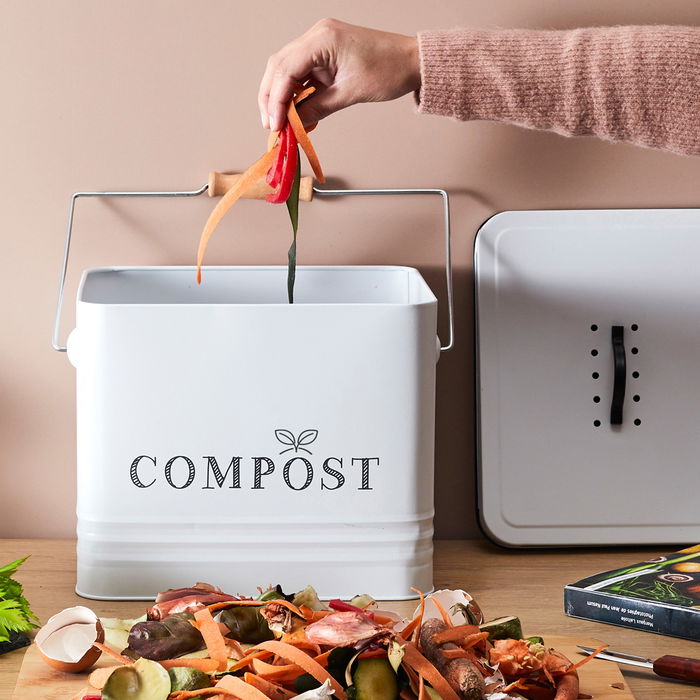 Je cherche une Idee Cubo Compostaje Metal 10 L Vintage con Asa para Restos Orgánicos Hierro y Bambú