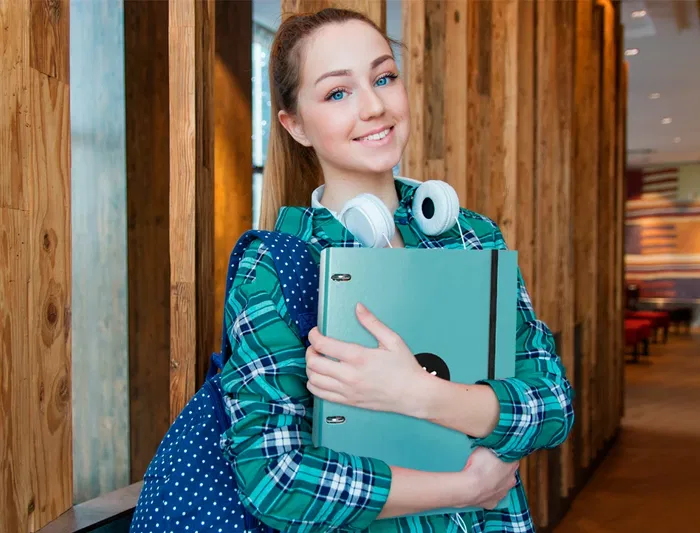 Antartik Carpeta con recambio A4 cuadro 5mm, 4 anillas 25mm redondas, forrada, color menta