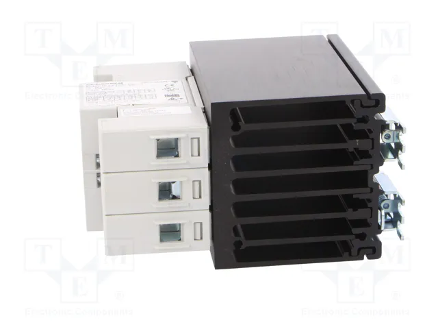 CARLO GAVAZZI RGC2A60D40KGE Relé de semiconductor trifásico 40A 42÷660VAC