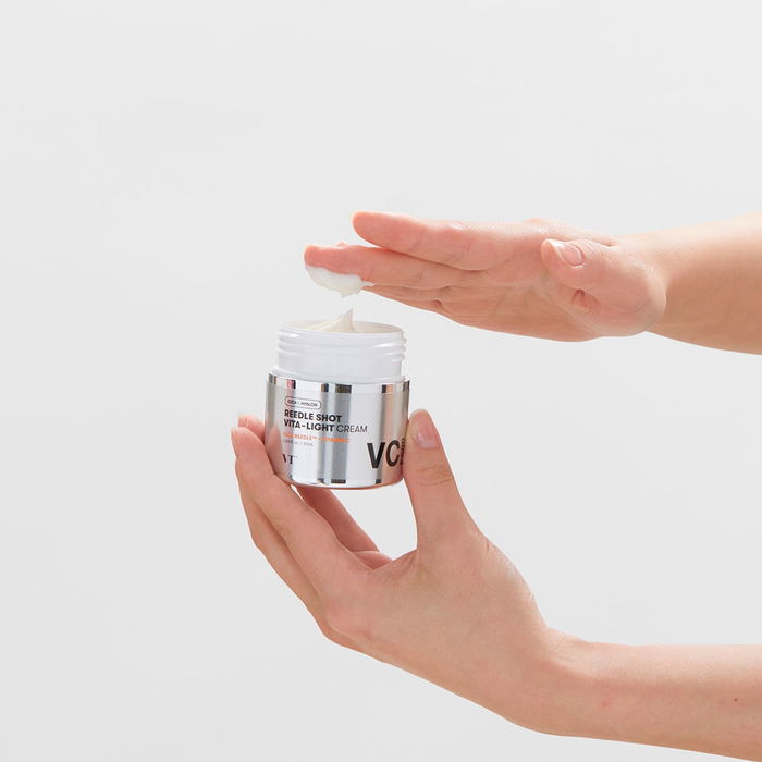 VT COSMETICS VT REEDLE SHOT VITA-LIGHT Crema Facial Iluminadora 50 ml