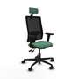 Silla de oficina Bormate con mecanismo Asincro tapizada con Tela color Verde esmeralda y malla color Negro. Equipada con lumbar 1D, Brazos 2D, Cabecero 2D y Ruedas 65mm nailon