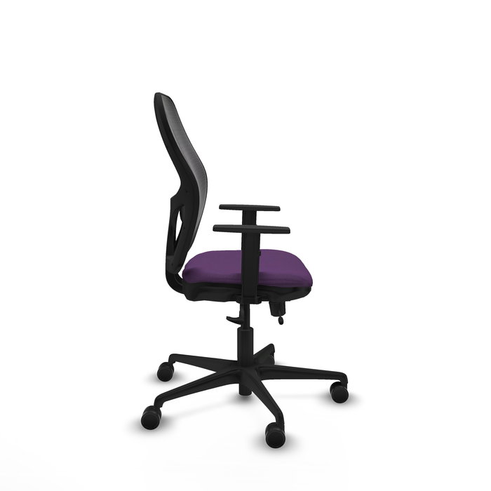 Silla de oficina Jorquera con mecanismo Sincro/Traslack tapizada con Tela color Morado y malla color Negro. Equipada con lumbar 1D, Brazos 1D y Ruedas 65mm nailon
