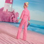 Barbie Hrf29 Muñeca Coleccionista The Movie Margot Robbie con Mono Rosa Chicle y Gafas de Sol, Inspirada en la Película