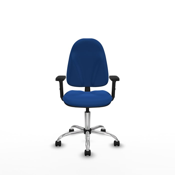 Silla de oficina Algarra con mecanismo Contacto permanente básico tapizada con Similpiel color Azul. Equipada con Base cromada, Brazos 2D y Ruedas de nailon 50 mm