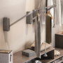 Emuca Colgador abatible para pared Hang, ancho regulable 600-830mm, Acero y Plástico, Cromado