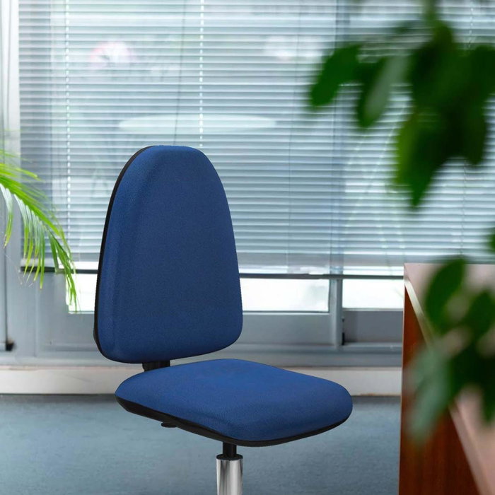 PIQUERAS Y CRESPO Silla de oficina Aýna Blanca sin brazos PIQUERAS Y CRESPO Silla de oficina Aýna Blanca sin brazos
