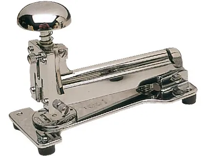 El Casco Grapadora M-15 Capacidad 30 Hojas Cromada Metálica El Casco Grapadora M-15 Capacidad 30 Hojas Cromada Metálica