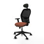 Silla de oficina Alocén con mecanismo Sincro/Traslack tapizada con Tela color Marrón y malla color Negro. Equipada con lumbar 1D, Brazos 2D, Cabecero Fijo y Ruedas 65mm nailon