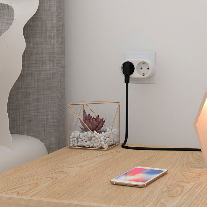 Simon Adaptador doble frontal schuko 2p+t 16a 250v~, blanco Simon Adaptador doble frontal schuko 2p+t 16a 250v~, blanco