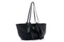 Vince Camuto Foggia Bolsa de Hombro Negra en Cuero de Polivinilo