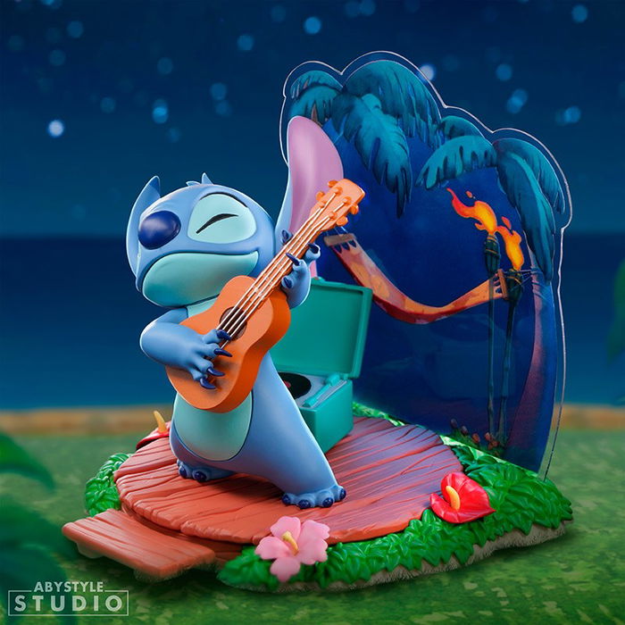 Abystyle Figura Disney Stitch SG Tocando Guitarra y Ukelele con Vinilos - Colección SG Escala 1/10 - Altura 10 cm
