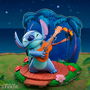 Abystyle Figura Disney Stitch SG Tocando Guitarra y Ukelele con Vinilos - Colección SG Escala 1/10 - Altura 10 cm