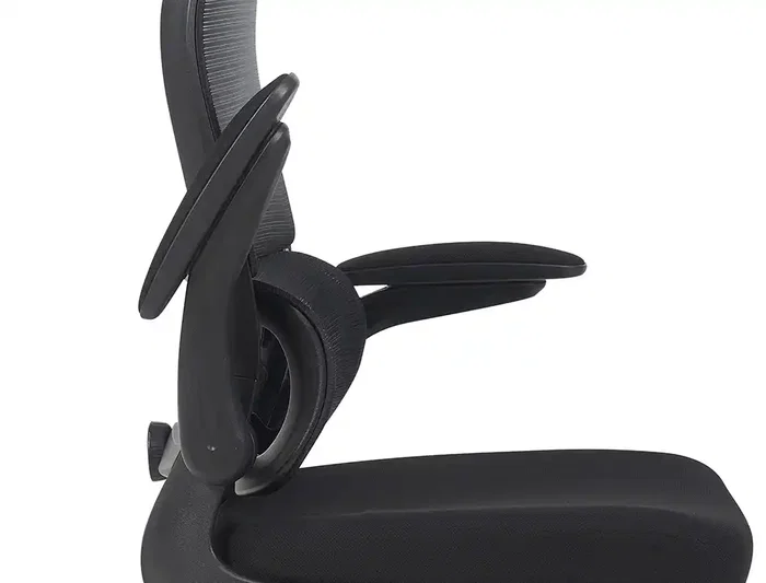 Q-connect Silla de Oficina Ergonómica Catania con Respaldo de Malla, Reposabrazos Abatibles y Ruedas Premium, Altura Máx 1230mm, Color Negro