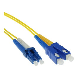 ACT Cable de conexión de fibra óptica dúplex LSZH Singlemode 9/125 OS2 con LC y SC de 0.5 m