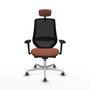 Silla de oficina Mardos con mecanismo Sincro/Traslack tapizada con Tela color Marrón y malla color Negro. Equipada con lumbar 1D, Brazos 3D, Cabecero 2D y Ruedas 65 mm parqué