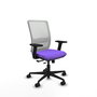 Silla de oficina Haches con mecanismo Sincro/Traslack tapizada con Tela color Lila y malla color Blanco. Equipada con lumbar 1D, Brazos 2D y Ruedas 65mm nailon