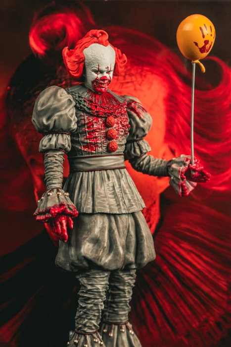 McFarlane Toys Figura Pennywise (Bloody) IT: Welcome to Derry