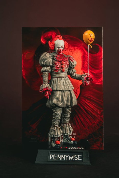 McFarlane Toys Figura Pennywise (Bloody) IT: Welcome to Derry