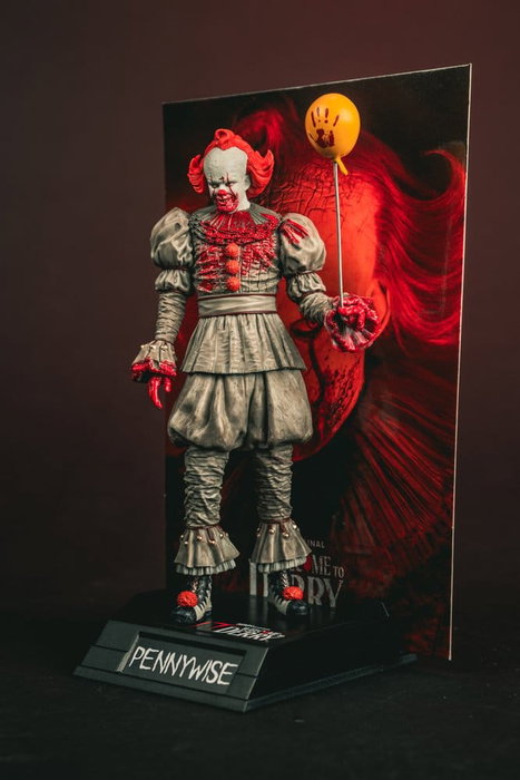 McFarlane Toys Figura Pennywise (Bloody) IT: Welcome to Derry