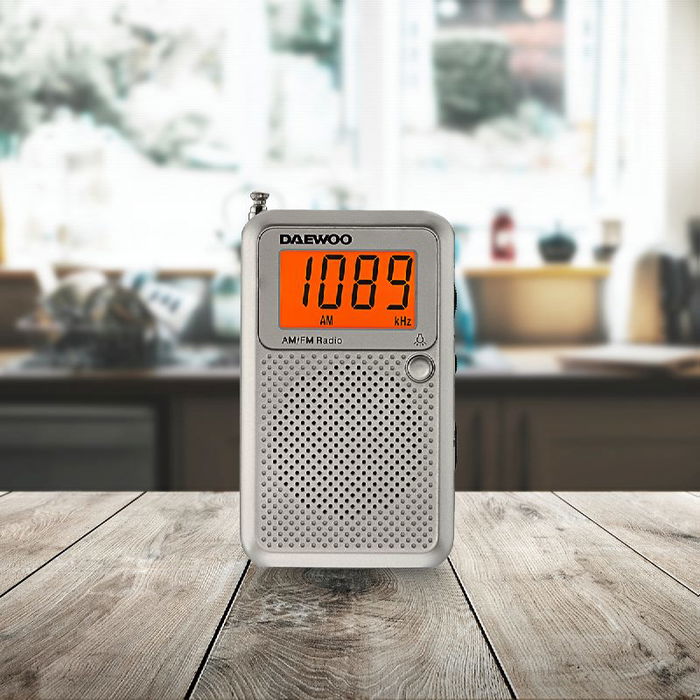 DAEWOO Radio Digital con Pantalla LCD y Altavoz Incorporado