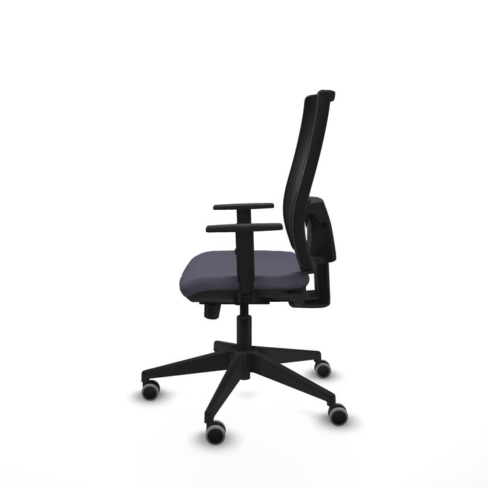Silla de oficina Horna con mecanismo Sincro/Traslack tapizada con Tela color Gris oscuro y malla color Negro. Equipada con lumbar 1D, Brazos 1D y Ruedas 65 mm parqué