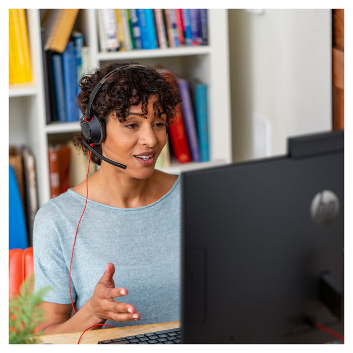 HP Poly Blackwire 5220 Auriculares Estéreo USB-C + 3,5mm, Alámbrico, 20-20000Hz, Micrófono Boom, Negro/Rojo